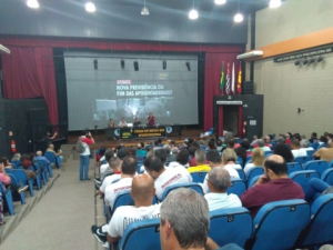 11/04/2019 - SINTAPI-CUT participa de Fórum em Defesa das Aposentadoria em Santos