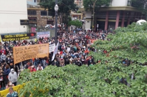 Em SP, 20 mil servidores decidem: greve contra reforma da Previdência continua