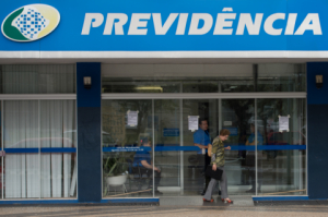 Pedidos de aposentadoria disparam 115%