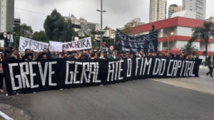 Greve geral faz o jogo começar a virar