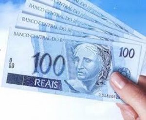 Maior prazo para pagamento do crédito consignado esconde perigo