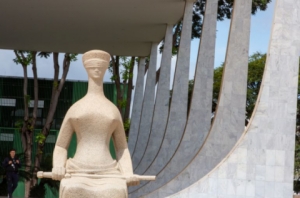 STF diz que reduzir pensão por morte a viúvas e órfãos é constitucional