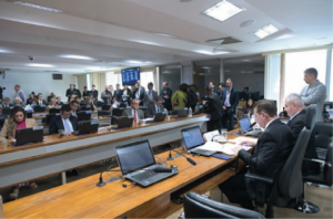 Comissão do Senado aprova nova regra para aposentadoria especial por periculosidade