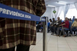 Proposta patronal vai fazer aposentadoria virar esmola, diz secretário da CUT